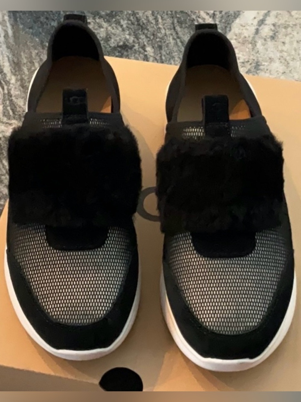 UGG Sneakers Shearling Trim Women’s Shoes Pico Black Chunky Size 9.5 Cushioned